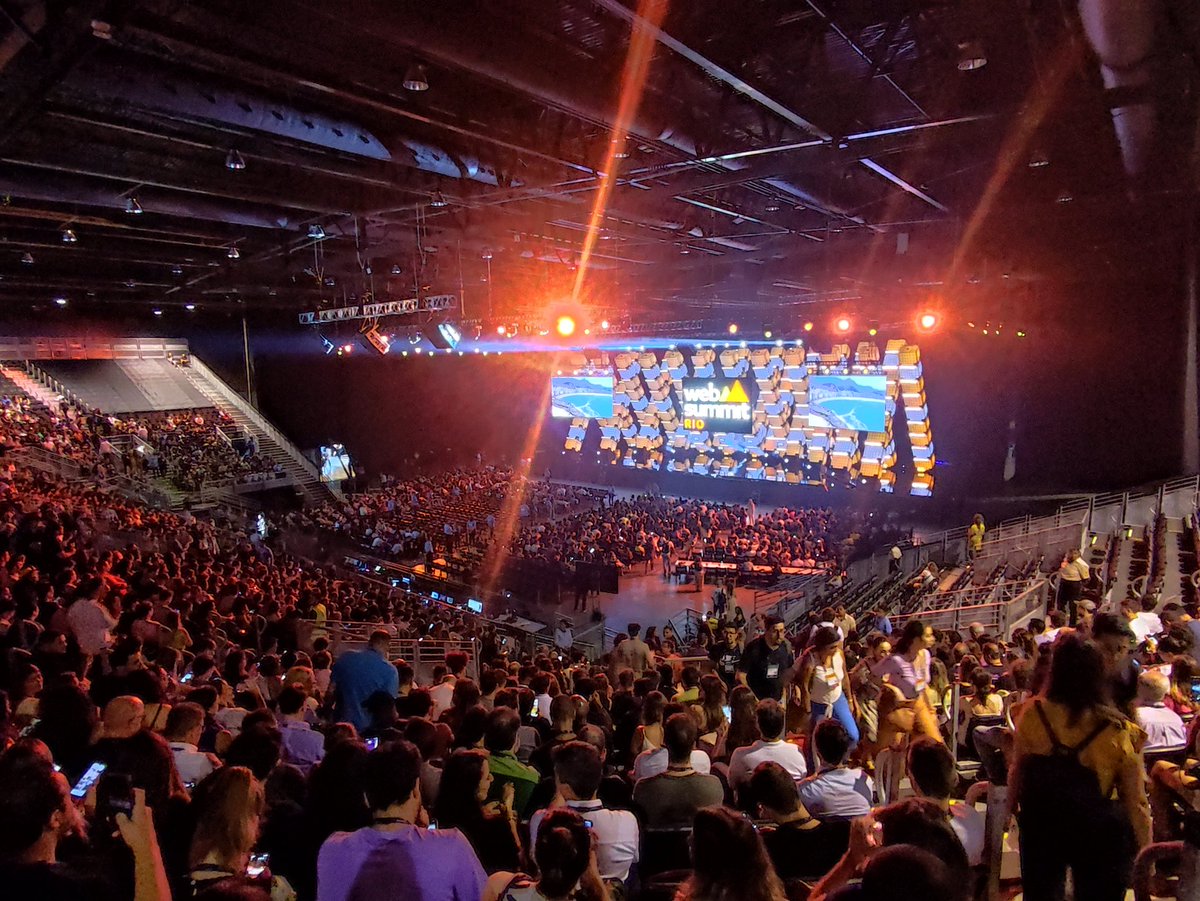 Huge event,  waiting for the opening sesión <a href="/EburyLabs/">Ebury Labs</a>