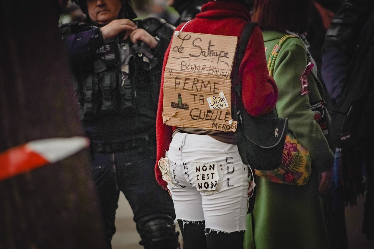 ForetFantome's tweet photo. [paris] 1er Mai 2023_Journee internationale des travailleurs ✊
—
#cgt
#giletsjaunes
#1ermai
#1ermai2023
#reformedesretraites
#photojournalisme
#6emeRepublique #CensurePopulaire #Pcf #fetedutravail #photographiedocumentaire #macron #protest #FranceLabourDay #FranceInsoumise https://t.co/ac68AZNdog