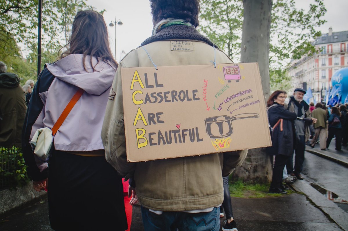 ForetFantome's tweet photo. [paris] 1er Mai 2023_Journee internationale des travailleurs ✊
—
#cgt
#giletsjaunes
#1ermai
#1ermai2023
#reformedesretraites
#photojournalisme
#6emeRepublique #CensurePopulaire #Pcf #fetedutravail #photographiedocumentaire #macron #protest #FranceLabourDay #FranceInsoumise https://t.co/ac68AZNdog