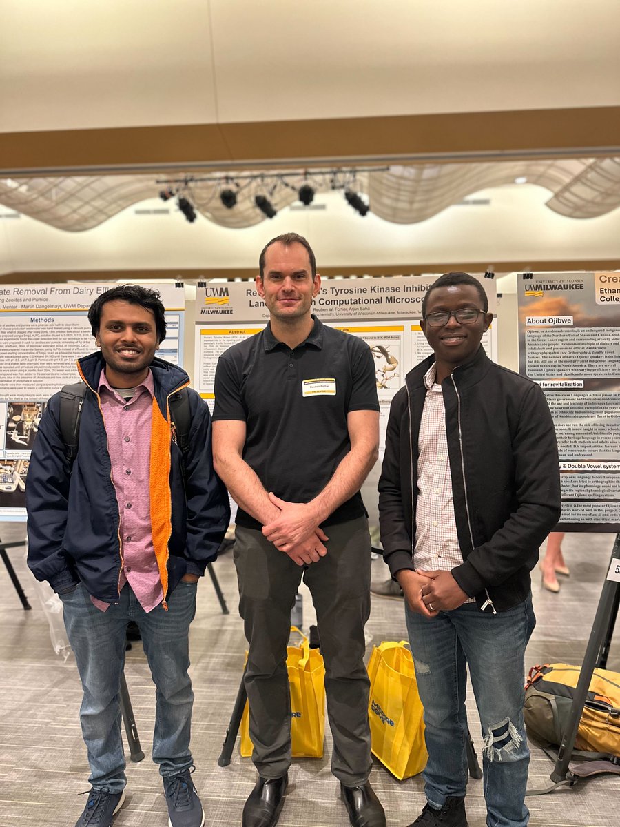 arjundht22's tweet photo. Our group’s first poster presentation! Congrats Reuben! https://t.co/G0haHfq0ht