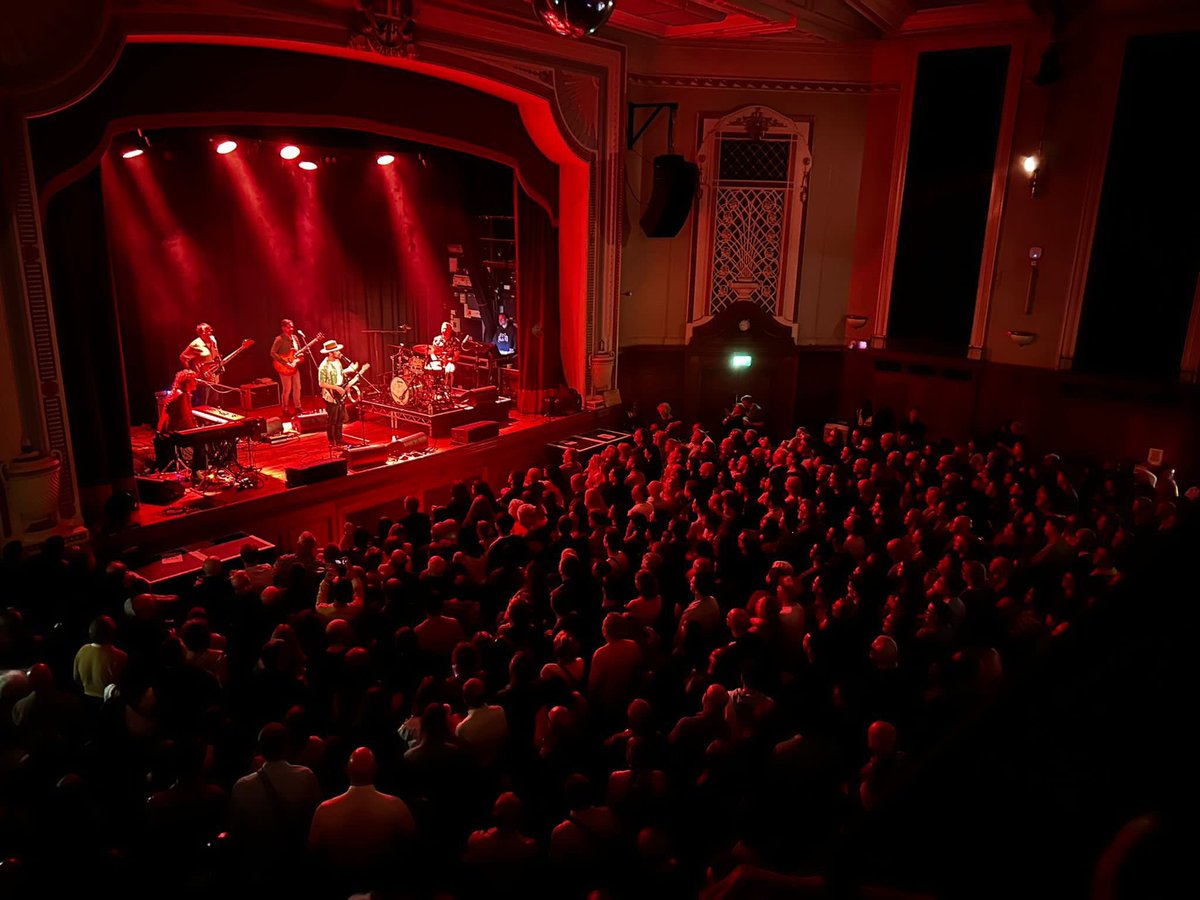 MamasGun_UK's tweet image. From the bottom of our full hearts - thank you to everyone that made it out to @islington_ah on Saturday night. 
It was a truly special moment for us selling out our biggest UK headline to date ✨
