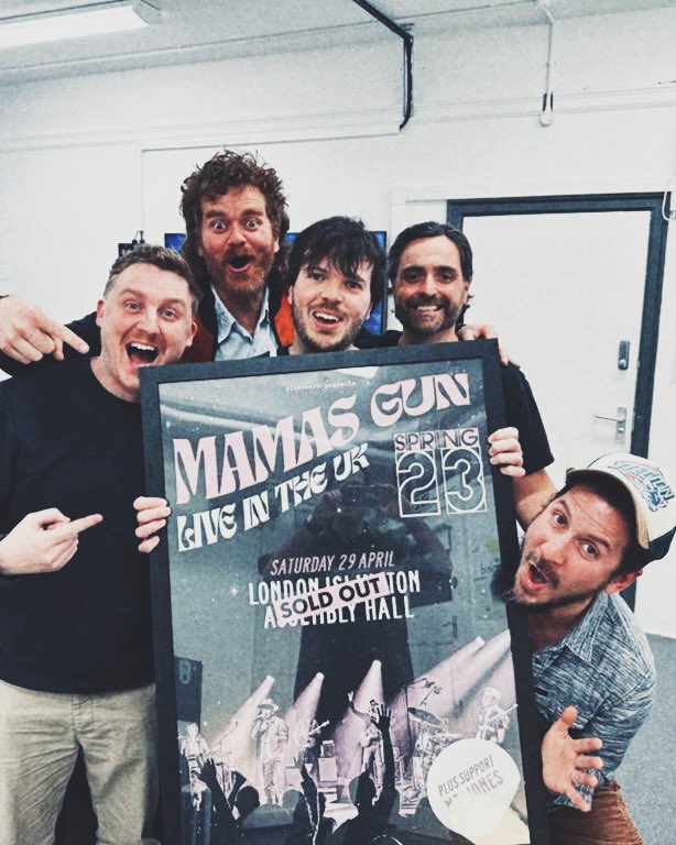 MamasGun_UK's tweet image. From the bottom of our full hearts - thank you to everyone that made it out to @islington_ah on Saturday night. 
It was a truly special moment for us selling out our biggest UK headline to date ✨