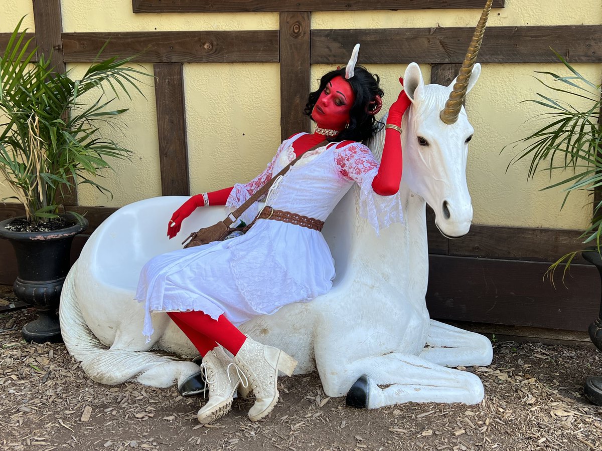 Just a few pics from Scarborough Ren Fest~✨
 @srfestival #RenaissanceFaire #tiefling