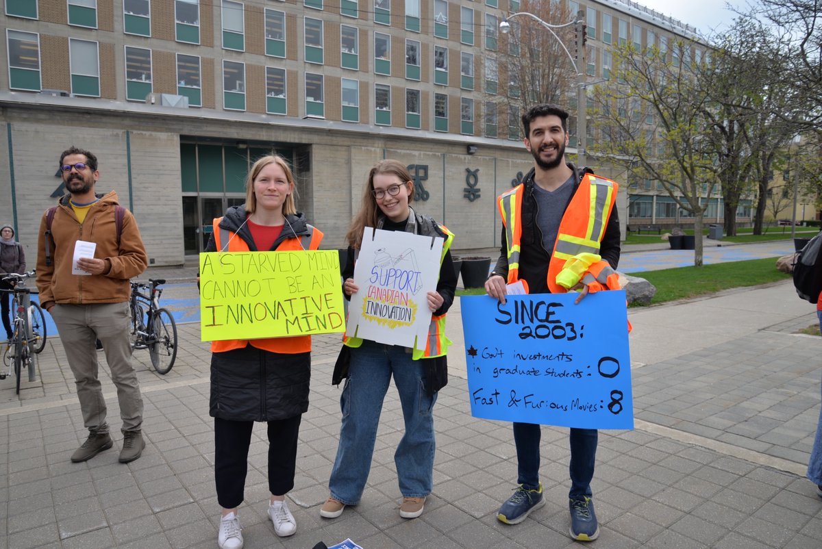 imengyuan's tweet photo. @eebtoronto Scientists are needed, but we're poorly treated! #SupportOurScience https://t.co/DP9OcaoxOt