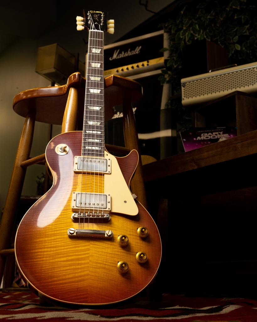 𝘏𝘰𝘸'𝘴 𝘵𝘩𝘪𝘴 𝘧𝘰𝘳 𝘢 𝘙𝘰𝘺𝘢𝘭 𝘛𝘦𝘢𝘣𝘶𝘳𝘴𝘵 𝘙𝟿?⁣
⁣
Just landed from Gibson Custom Shop Murphy Lab is one jaw-dropping 1959 Les Paul with a light aging treatment!⁣
⁣
Grab it fast: bit.ly/MZgibsoncustom

<a href="/customgibson/">Gibson Custom Shop</a> #lespaul #lespaultwitter #gibsoncustomshop
