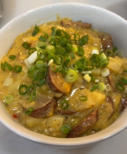 If you're looking for an easy and delicious dinner, all you need to make this tasty Potato Sausage Bake is a few ingredients, your oven and a handful of minutes! Check out my Instagram Reels this week for the full recipe: instagram.com/erikataylormon…

#ILoveCooking #EasyRecipe