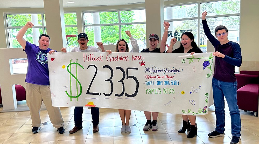 RogersStateU's tweet photo. #RogersStateUniversity’s student organizations raised $2,335 for local charities during “Hillcat Giveback Week” April 24-28. Funds will benefit Alzheimer, Special Olympics, Rogers County Youth Services and Claremore-based Kami’s Kids.
#studentsgiveback #charities #donations https://t.co/QOGXuCeISu