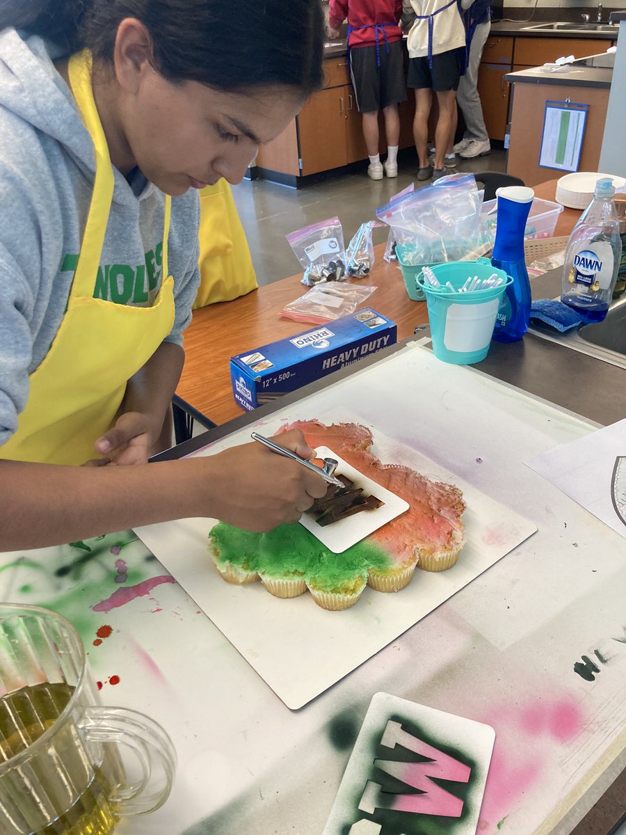 Baking &amp; Pastry students tested out new equipment today as they airbrushed cakes for a decorating contest! #facs #cakedecorating #pastryarts
