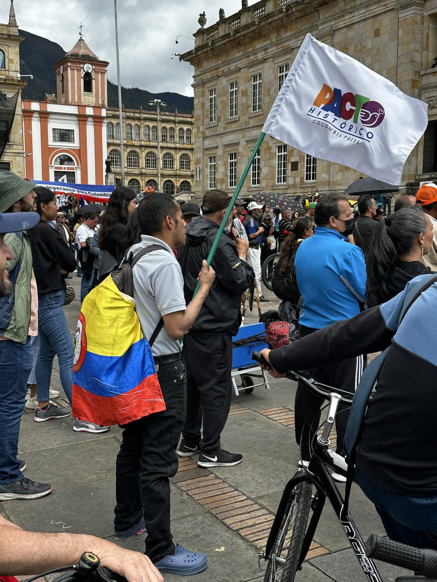 piedadcordoba's tweet photo. Hagan toda la campaña sucia que quieran, el pueblo sabe que Petro es su Presidente.

#DiaDelTrabajo #PrimeroElCambio https://t.co/uteaMbx1Wf