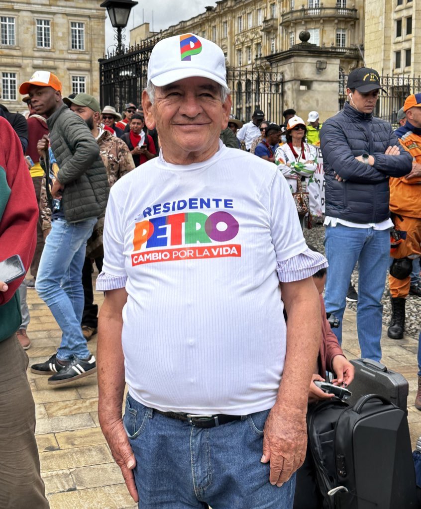 piedadcordoba's tweet photo. Hagan toda la campaña sucia que quieran, el pueblo sabe que Petro es su Presidente.

#DiaDelTrabajo #PrimeroElCambio https://t.co/uteaMbx1Wf