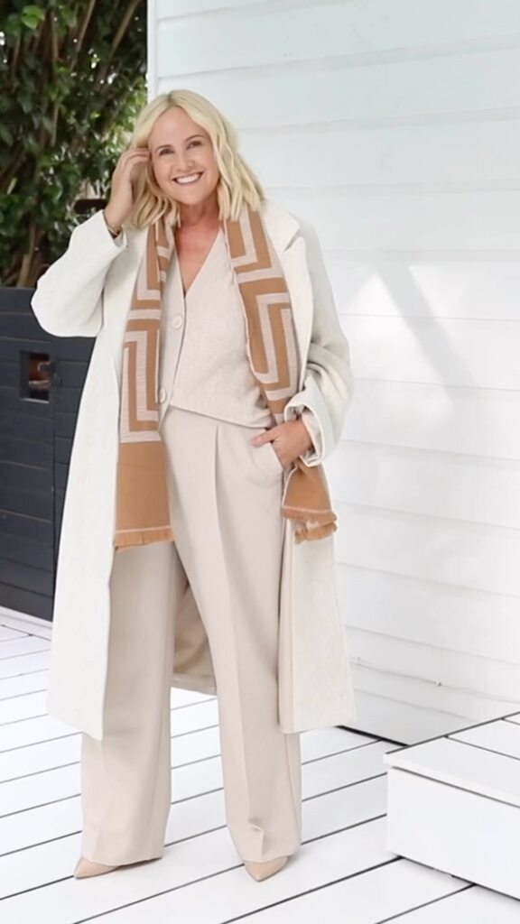 If I’m not wearing black …

I’m all about the “luxe-for-less” power of tonal, light-coloured neutrals. 

(These pieces are current season at <a href="/sussanfashion/">sussanfashion</a>. I’m in 16/XL for all except pants where I sized up to 18 for a more relaxed fit so I could we… instagr.am/reel/CrtoeV1Lq…