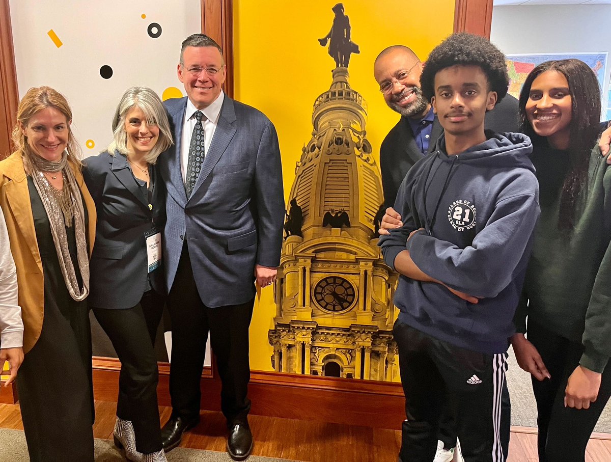 shorejaneshore's tweet photo. Mayoral candidates showing up for young people 👏@rvltnproject 

“The problem is none of the things that anyone else discusses.  The problem is the curriculum not based on what the student needs, it’s based on some idea that’s proven not to be really effective.”

@JeffBrownGrocer https://t.co/14GkohjZCM