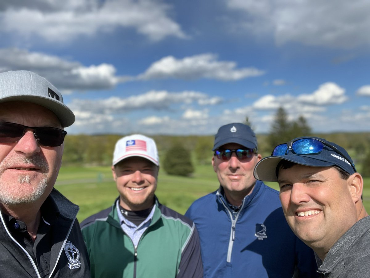 At the Rutgers scholarship tournament in New Jersey. The rain went away.  Had a great time supporting Rutgers Turf. #DLF, #SeedResearch,#SuperBents