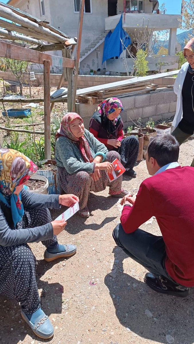 mhpcamliyayla's tweet photo. İlçe Başkanımız Sn.Ali Rıza Genç,Kaçep Başkanımız Sn.Canan Gür ile birlikte ilçemiz Çamlıyayla'da #Cumhurittifakının zaferi için #Fakılar Mahallemizde hemşehrilerimiz ile biraraya gelip tek tek sohbette bulundular.
#AdayBelli
#KararNet
#BiroyErdoğana
#BiroyMHP https://t.co/8UJ1hJYlAY