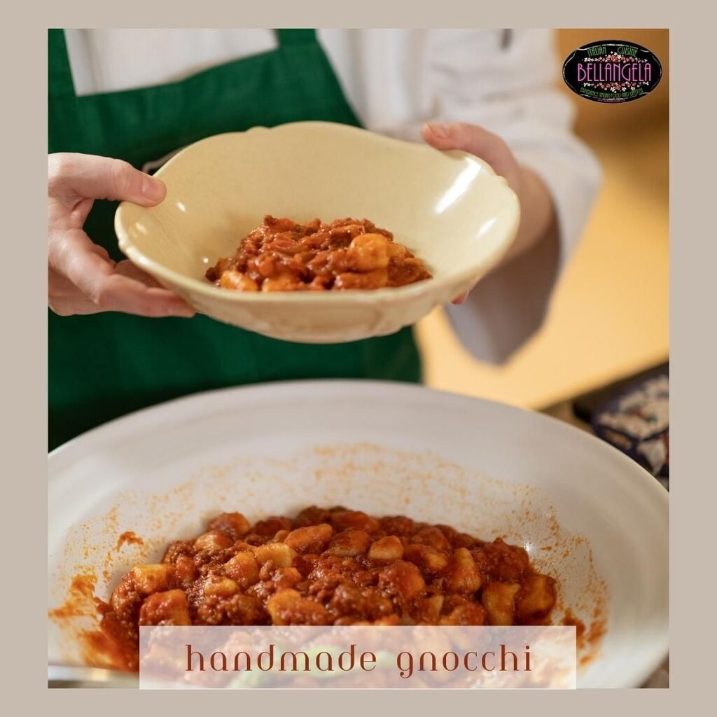 BellangelaChef's tweet photo. Handmade gnocchi - one of the most delicious Italian dishes!

They're paired well with Chef Angela's handmade Ragu' sauce, Parmigiano Reggiano cheese, and a glass of wine😋

Get your Ragu' sauce here:https://t.co/2hiRAnXh7a

#italianfood #personalchef … https://t.co/wy8tTKBDdy https://t.co/qpuWDWYONv