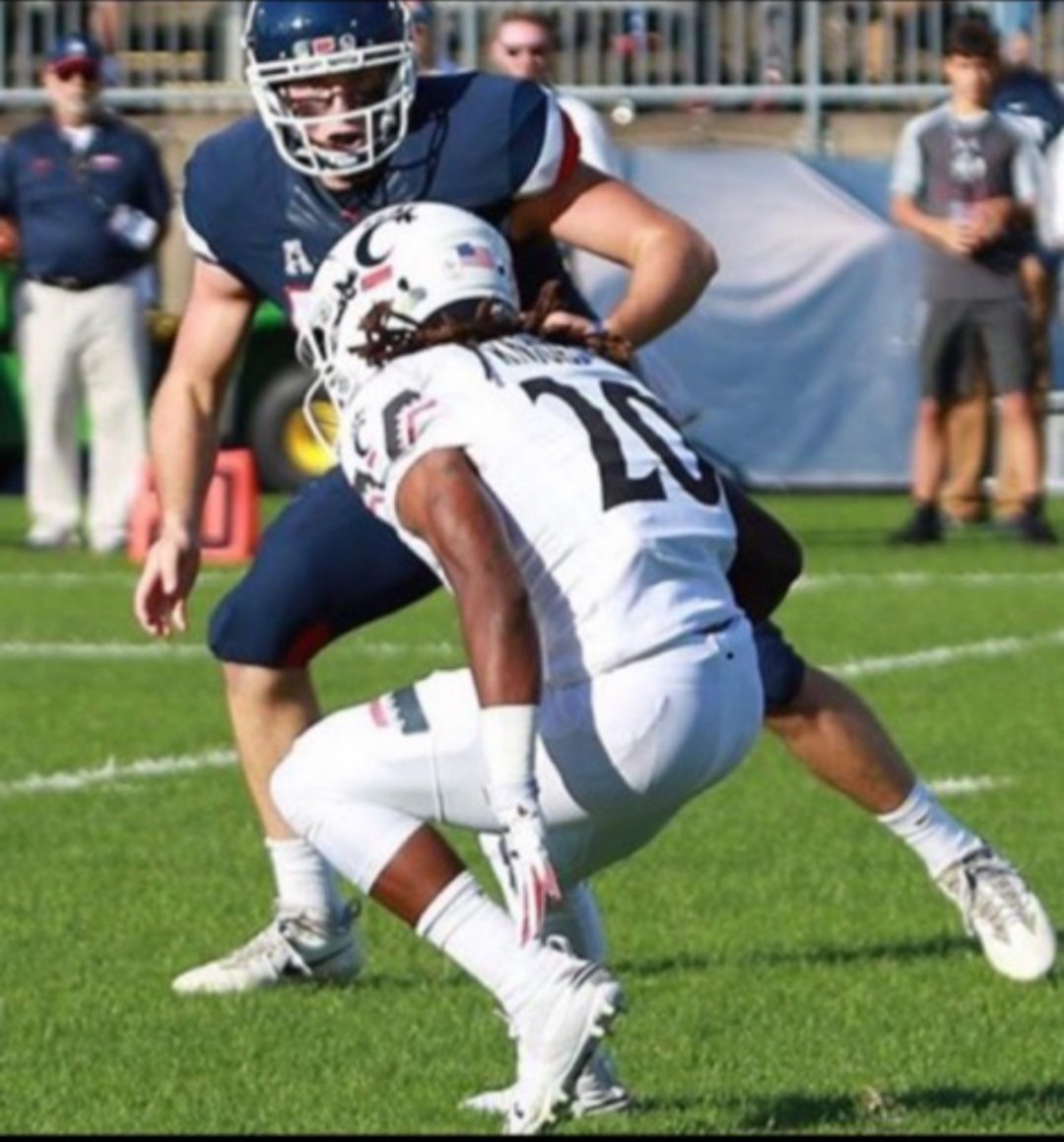 The_Ecyclopedia's tweet photo. A Path To The NFL Like No Others, The Story Of Aulden Knight.

https://t.co/O47DRqx8mA https://t.co/BVtAHC1FBI