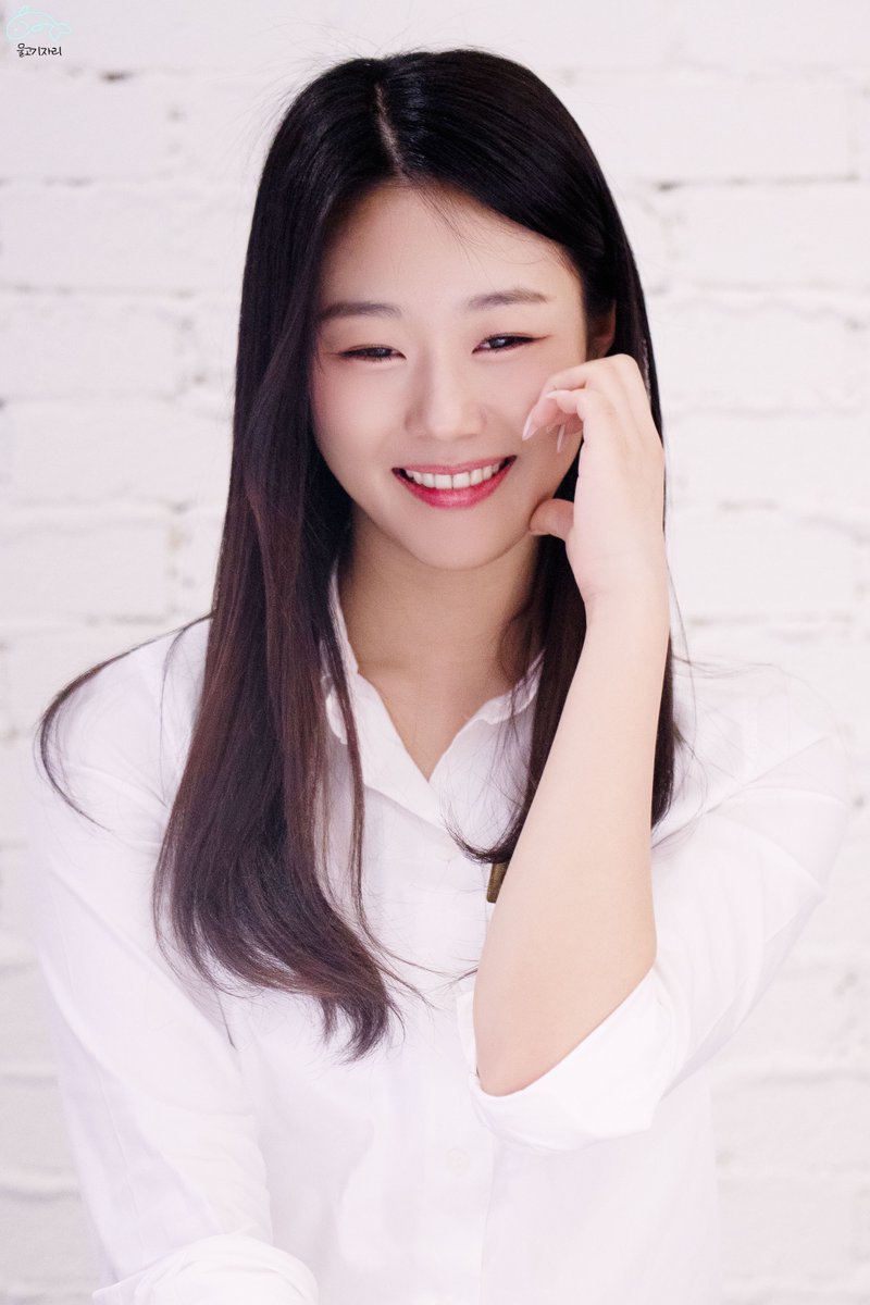 ChaeLo__'s tweet image. 230409

#체리블렛 #CherryBullet #박채린 #채린 #CHAERIN