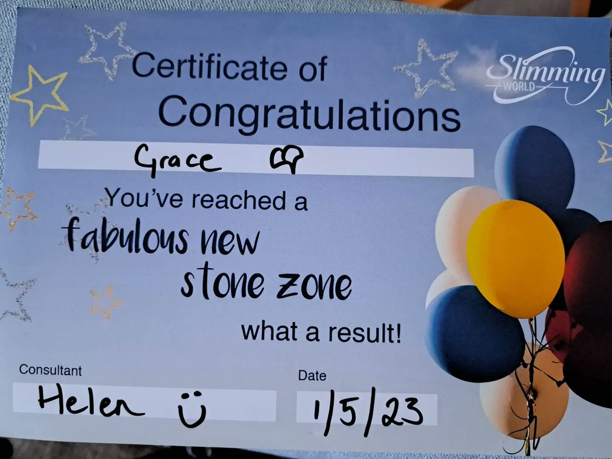 GraceBenjamin91's tweet photo. Certificates for New Stone Zone and Slimming of the Week. Weighted 13st last Monday and today weight 12st and 10 and a half lbs. I lost 4 and a half lbs.
#slimmingworlduk #slimmingworld #certificates #newstonezone #slimmeroftheweek #slimmingoftheweek https://t.co/yXrDEi71Be