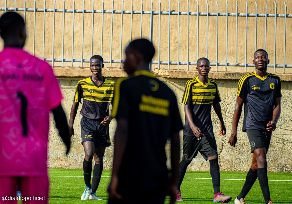 dialdiopoff's tweet photo. | Match amical cadets |
Quelques ๐ธ du match ๐คฉ
Dial Diop ๐ค Olympique de Ngor
#plusquunclub #dialdiopweare #kebetu #footlocal #Tl221 #football https://t.co/feFZ0tjzkT