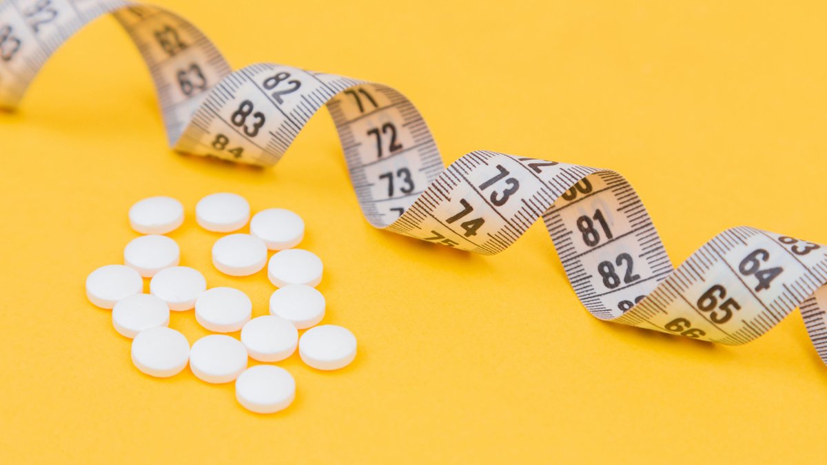 CaraSantaMaria's tweet photo. Here's why regulators can’t curb social media hype for weight loss drugs...

#SocialMedia #Regulations #Influencers #WeightLoss #HealthInfluence 

https://t.co/CTNgCnFoZc via @undarkmag https://t.co/dHjEmdZQVb
