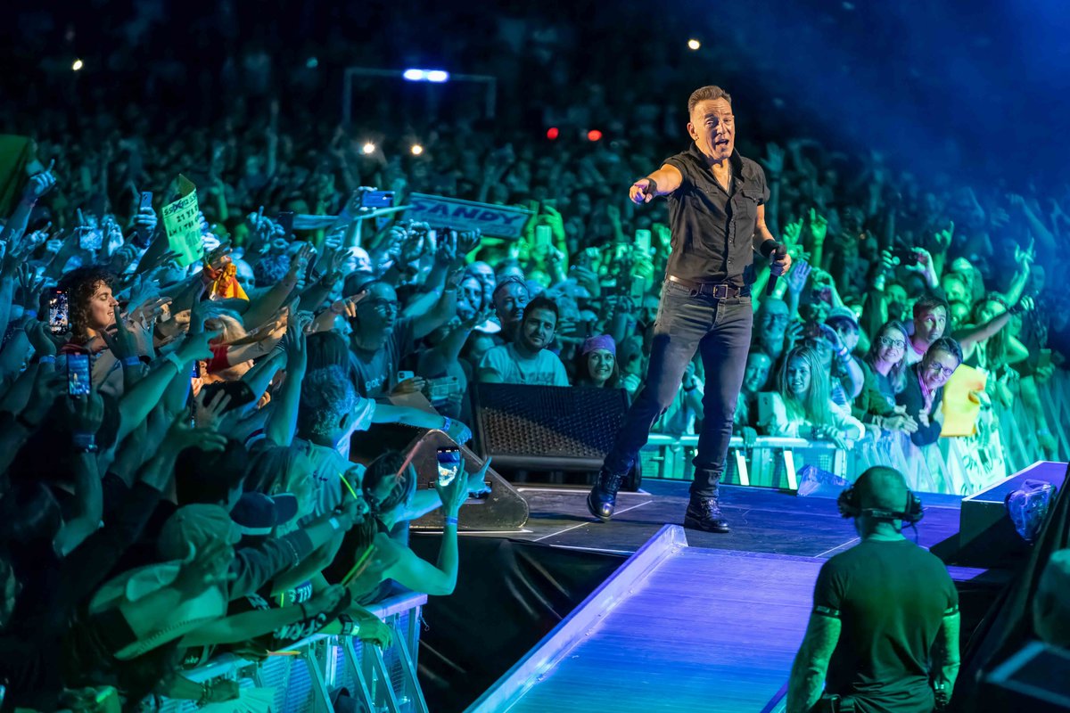 springsteen's tweet image. 