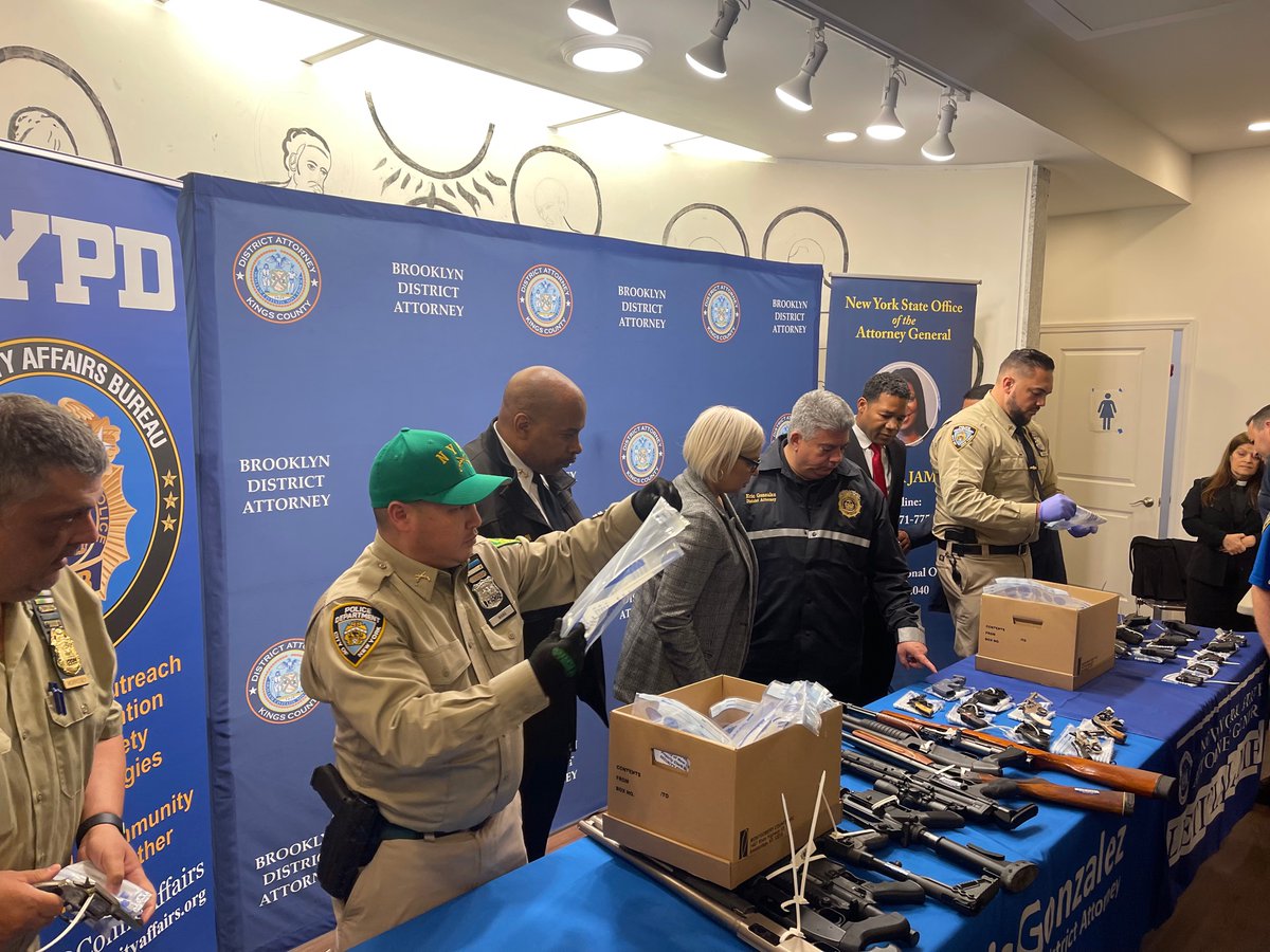 DavilaAssembly's tweet photo. On Saturday, @NewYorkStateAG 
held a statewide Gun Buyback including one in Brooklyn in collaboration with @BrooklynDA  where 90 guns were taken off the street. Gun violence is an epidemic that has plagued the #53rdAD far too long &amp; this is one step closer to mitigating it. https://t.co/KzBhYCdHwZ