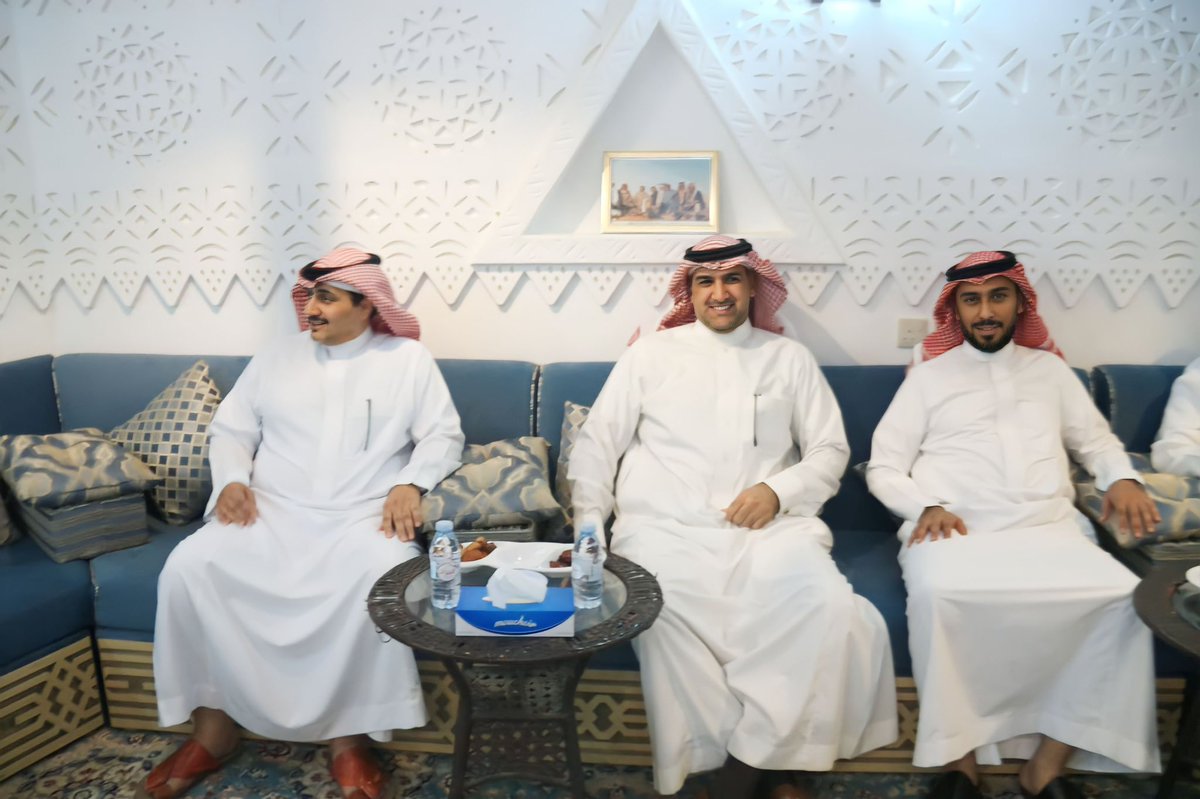 a_alshalhoub_'s tweet photo. سعدنا هذا اليوم الأثنين الموافق ١٤٤٤/١٠/١١هـ بتشريف سعادة / رئيس جامعة المجمعة 
الأستاذ الدكتور / صالح بن عبدالله المزعل والوفد المرافق له في ديوانية زيد بن ابراهيم الشلهوب وأبناءه رحمهم الله ، تخللها جوله في الديوانية وتدوين كلمه في سجل الزيارات .
فحيا الله الرئيس وصحبه الكرام https://t.co/BuP7nudjQ4