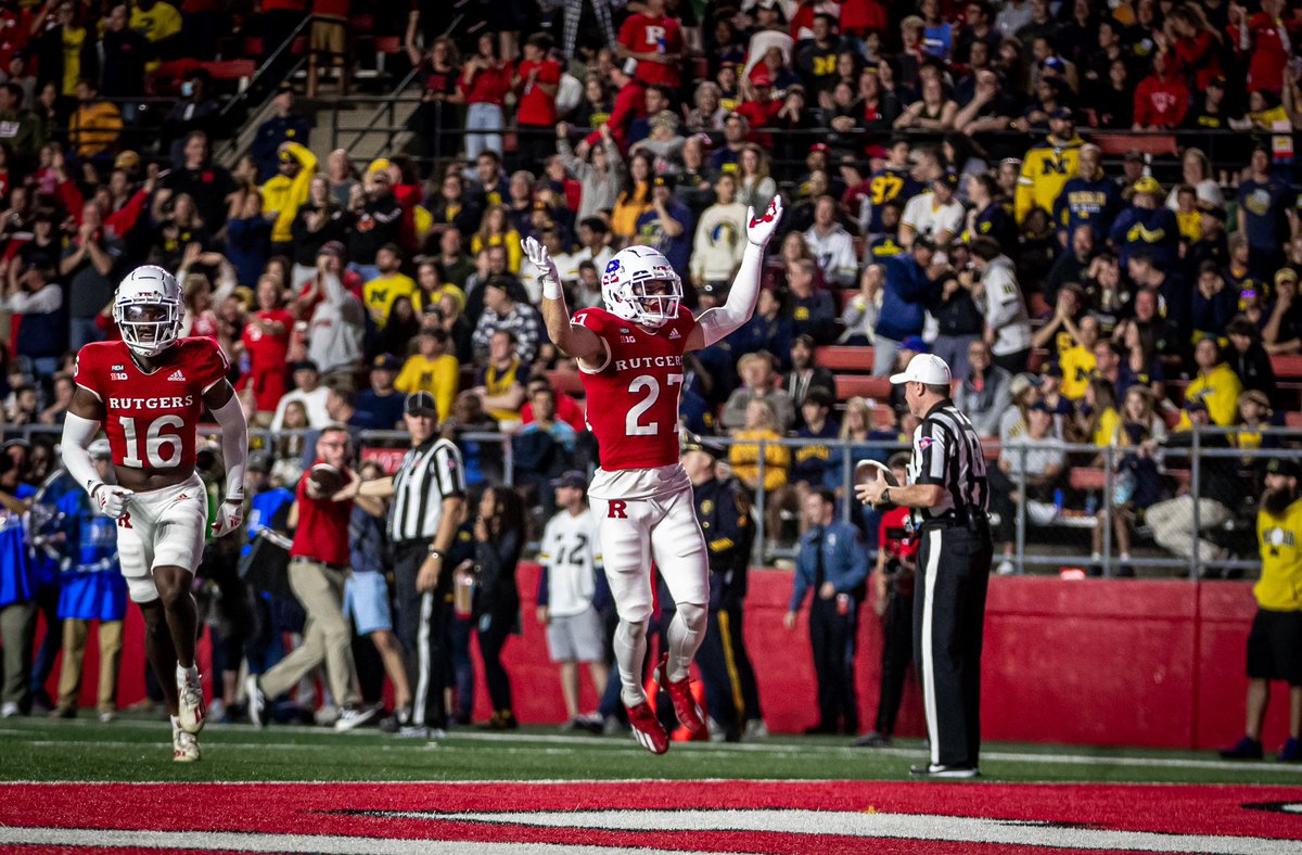 TimmyWard10's tweet photo. 4 years cancer free🎗️Blessed to be doing what I love at Rutgers https://t.co/rWy7w13IH8