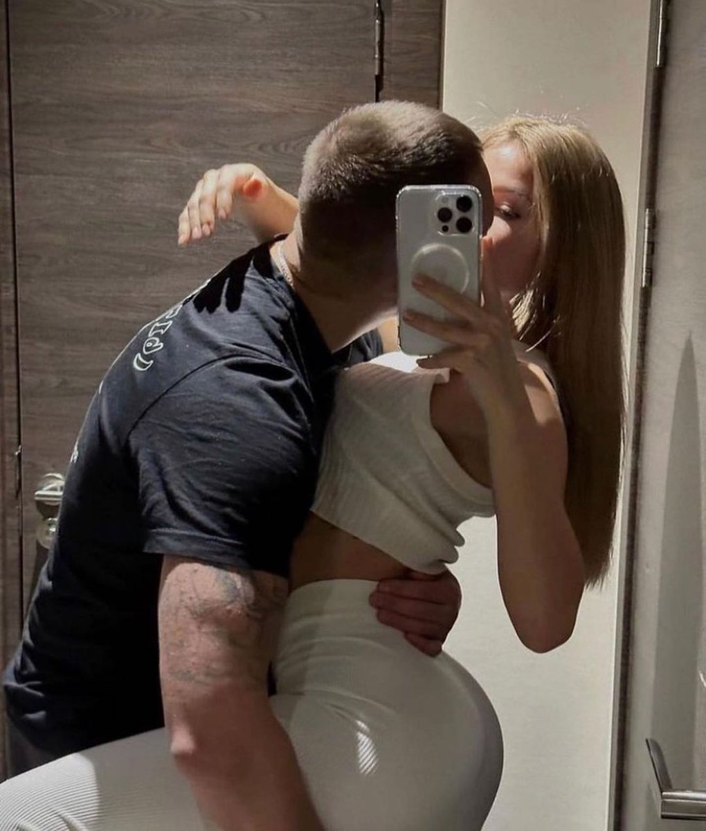 me and who tweet media