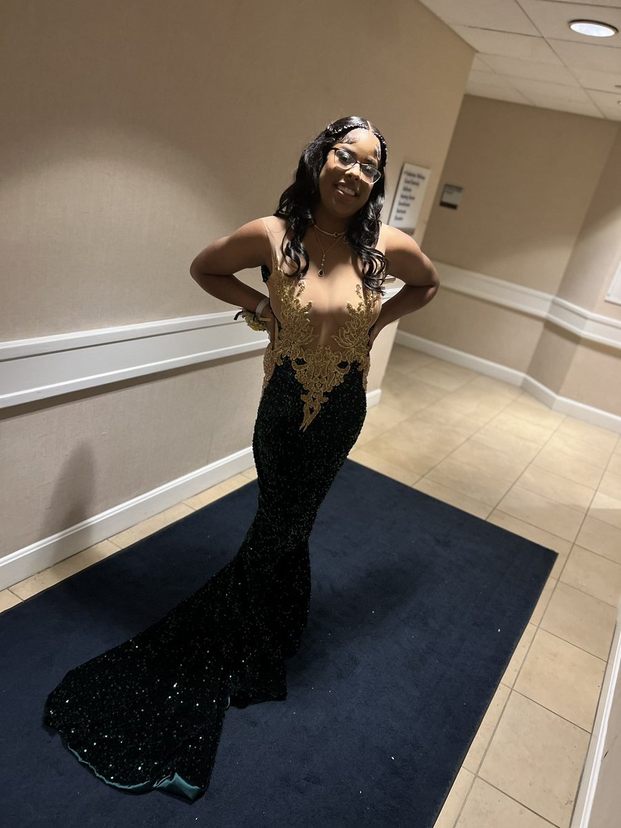 certified_damia's tweet photo. Prommmmskiiiiii♾️🤭 https://t.co/vcxZr8EDq3