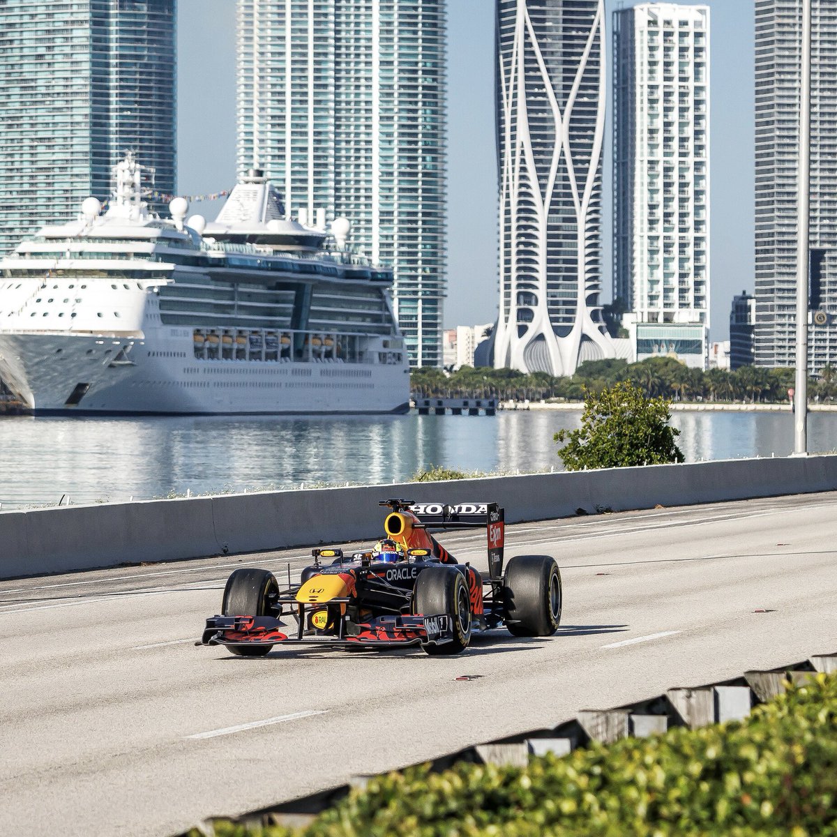 redbullracing's tweet photo. Next up: MIAMI 🇺🇸 https://t.co/m6dGaa5X7R