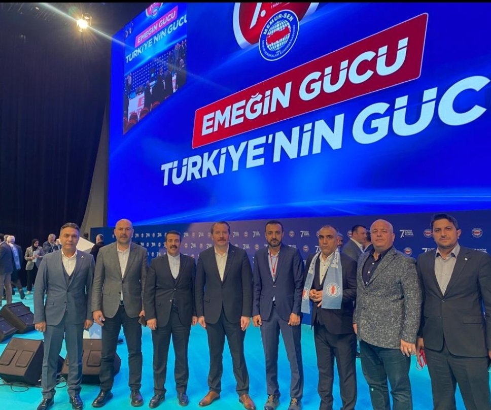 DrAhmetGok's tweet photo. 1 Mayıs'ı da anlamlı bir şekilde kutladığımız Memur-Sen 7. Olağan Genel Kurulumuzu Cumhurbaşkanımız Sayın Recep Tayyip Erdoğan beyefendinin teşrifleriyle gerçekleştirdik.
Güven tazeleyen Genel Başkanımız Sayın Ali Yalçın beyefendiye Memur-Sen Genel Merkez Yönetim Kurulunda şahsıma Genel Başkan yardımcılığı görevini tevdi edişinden dolayı teşekkür ediyor, ömür boyu başarı ve mutluluklar diliyorum. 
Rabbim bizi kendi yolundan ayırmasın ve iki cihanda da mahçup eylemesin inşallah...
