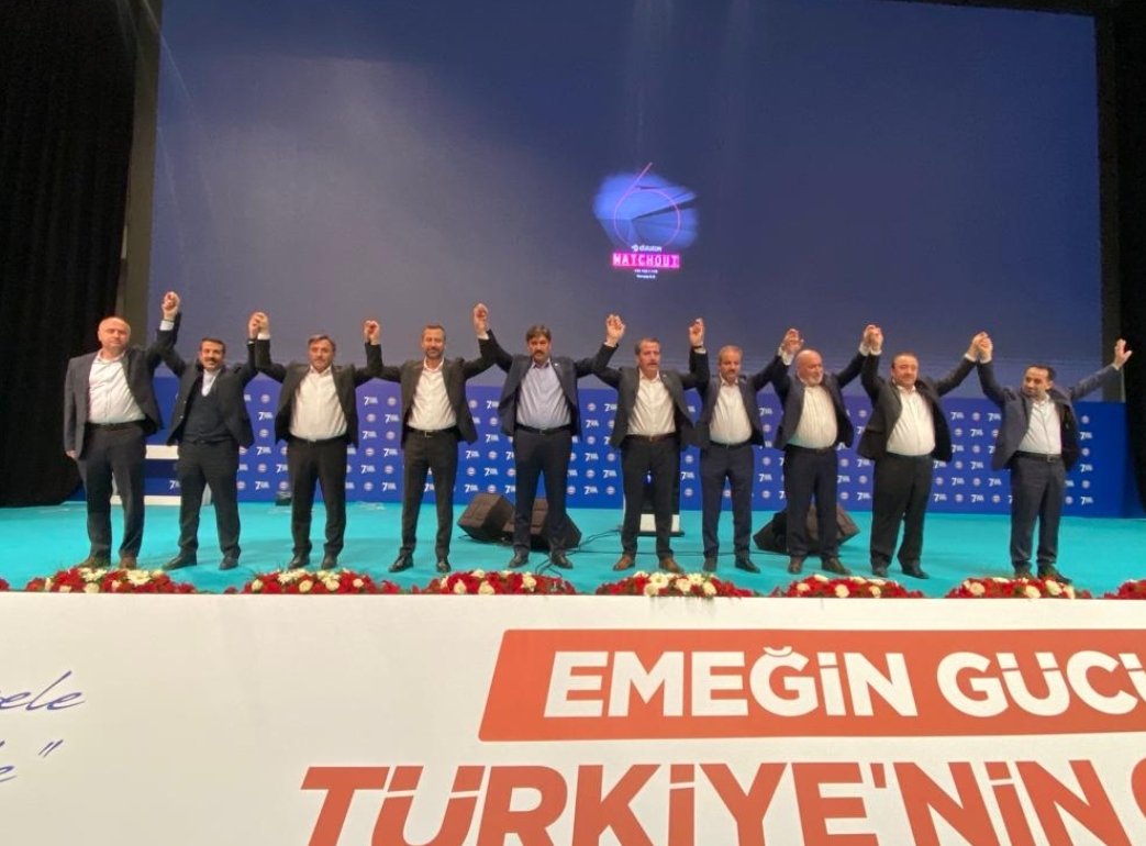DrAhmetGok's tweet photo. 1 Mayıs'ı da anlamlı bir şekilde kutladığımız Memur-Sen 7. Olağan Genel Kurulumuzu Cumhurbaşkanımız Sayın Recep Tayyip Erdoğan beyefendinin teşrifleriyle gerçekleştirdik.
Güven tazeleyen Genel Başkanımız Sayın Ali Yalçın beyefendiye Memur-Sen Genel Merkez Yönetim Kurulunda şahsıma Genel Başkan yardımcılığı görevini tevdi edişinden dolayı teşekkür ediyor, ömür boyu başarı ve mutluluklar diliyorum. 
Rabbim bizi kendi yolundan ayırmasın ve iki cihanda da mahçup eylemesin inşallah...