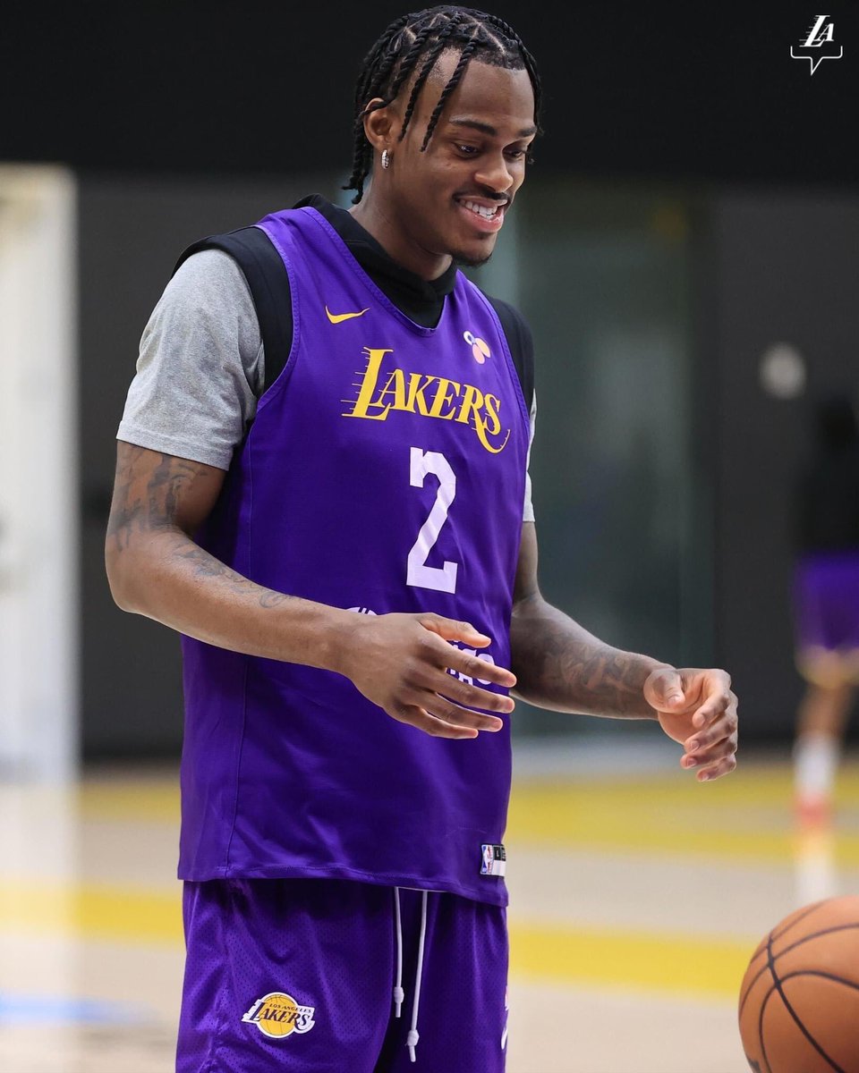 LeBronEnEspanol's tweet photo. Entrenamiento antes de volar a la Bahía https://t.co/cR4ODwu1We