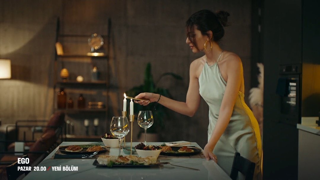 irn2010's tweet image. Sibel merece todo lo que desea menos a Erhan. 
La serie se llama no confíes en los hombres por alguna razón, Alperen armo drama por el papel, aceleró el final de la serie pero eso es lo que es. ERKEGE GUVEN OLMAZ
Mejor sola que mal acompañada
#Sibel
#ego