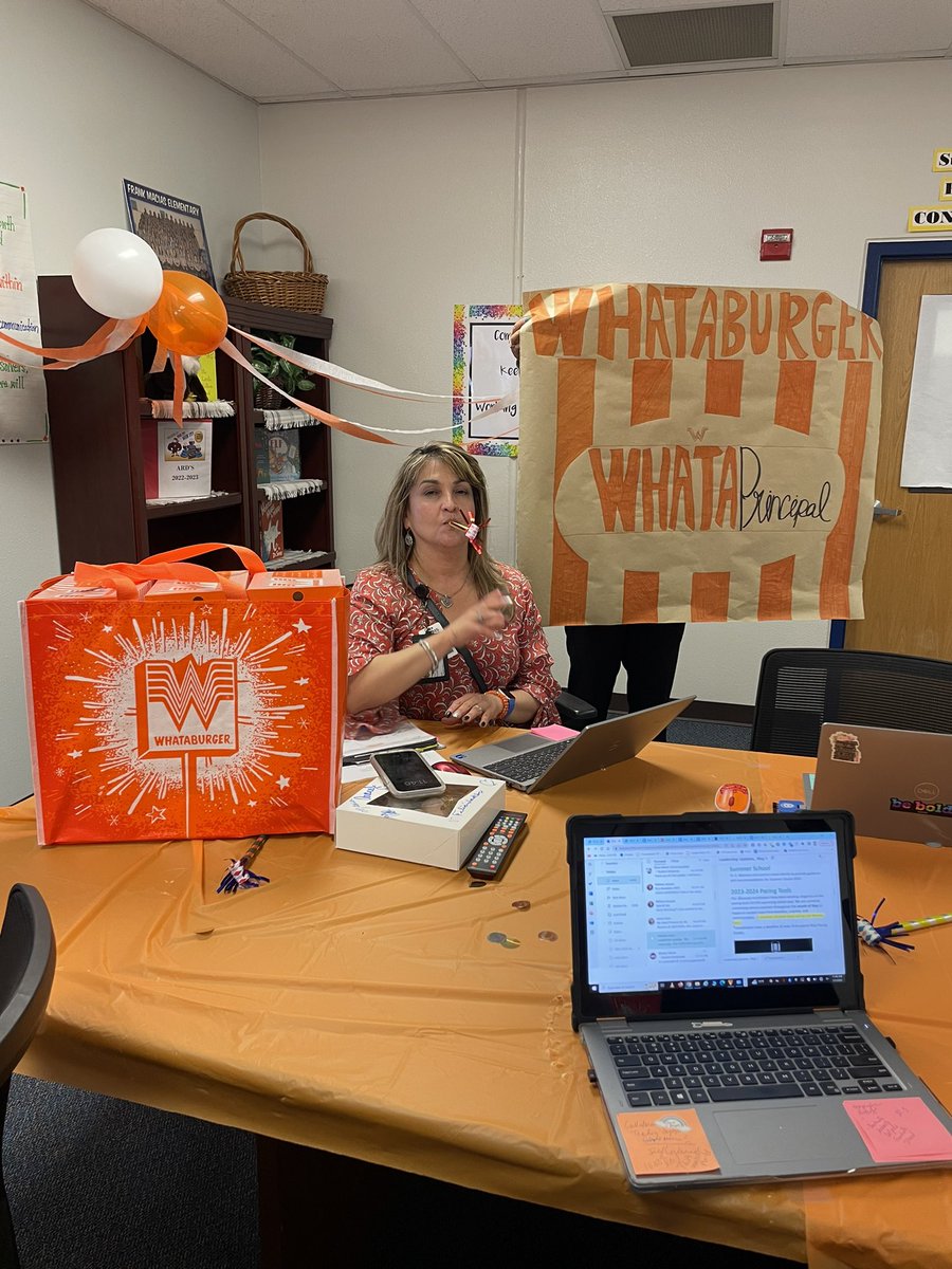 Whataprincipal! #WeAreClintISD @elopez014 <a href="/BeardElissa/">EBeard_RSE</a> <a href="/llane03/">llane03_FME</a> <a href="/fmeeagles/">Frank Macias Eagles</a>