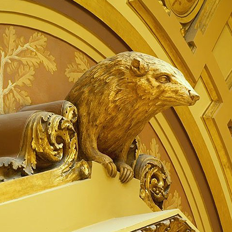 RyanPadgham's tweet photo. Polite badgers adorn the Wisconsin capitol building. Reply 'taargus taargus' to unsubscribe from badger facts. https://t.co/oo0nebTaOt