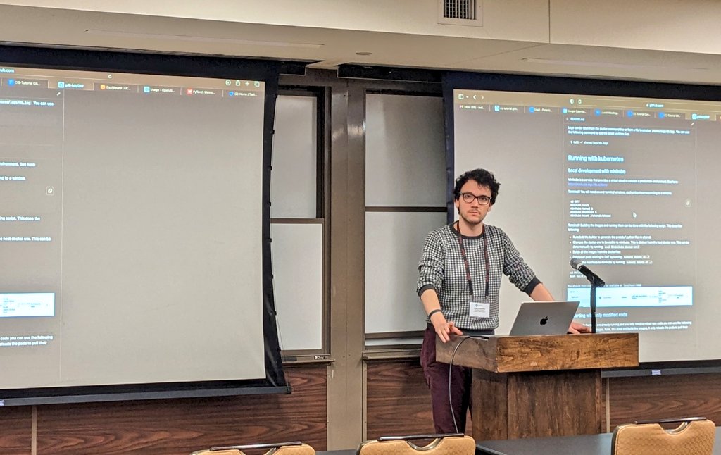 Hands on interactions with @FedingoRoss91 and #convsearch systems.

We're in room 103 @TheWebConf. 👋

#TheCISTutorial #TheWebConf2023 #WWW2023 #convai #TheWebConf23 #TheWebConf