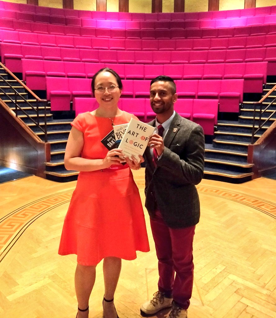 Bobby_Seagull's tweet photo. @OldLondonW14 @GuPuds Yes I have read #HowToBakePi - a great book!
In 2018, I had the honour to introduce the amazing @DrEugeniaCheng at the @ri_science for her talk about her then new #maths book #TheArtofLogic by @ProfileBooks. https://t.co/xPujBV1uqO