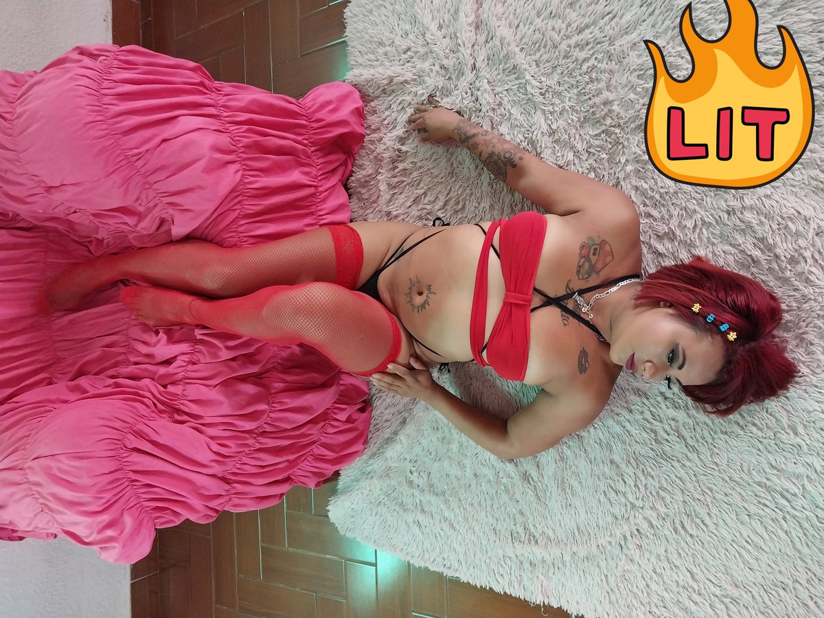 thaylor52614836's tweet photo. Los espero en mi página azul ando hot amores quien me quiere ver https://t.co/uLTKOsHoBt https://t.co/EUrdOy1g77
