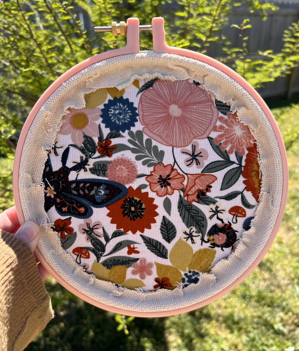 bobbiwolf_art's tweet photo. Tea time with Marceline the Vampire Queen 
Punch needle 
8” hoop art 
✨FOR SALE✨
Shop in bio! 
#ArtistOnTwitter #hoopart #punchneedle #adventuretime #marcelinethevampirequeen  #art #smallbusiness https://t.co/GoCH4gPfMU