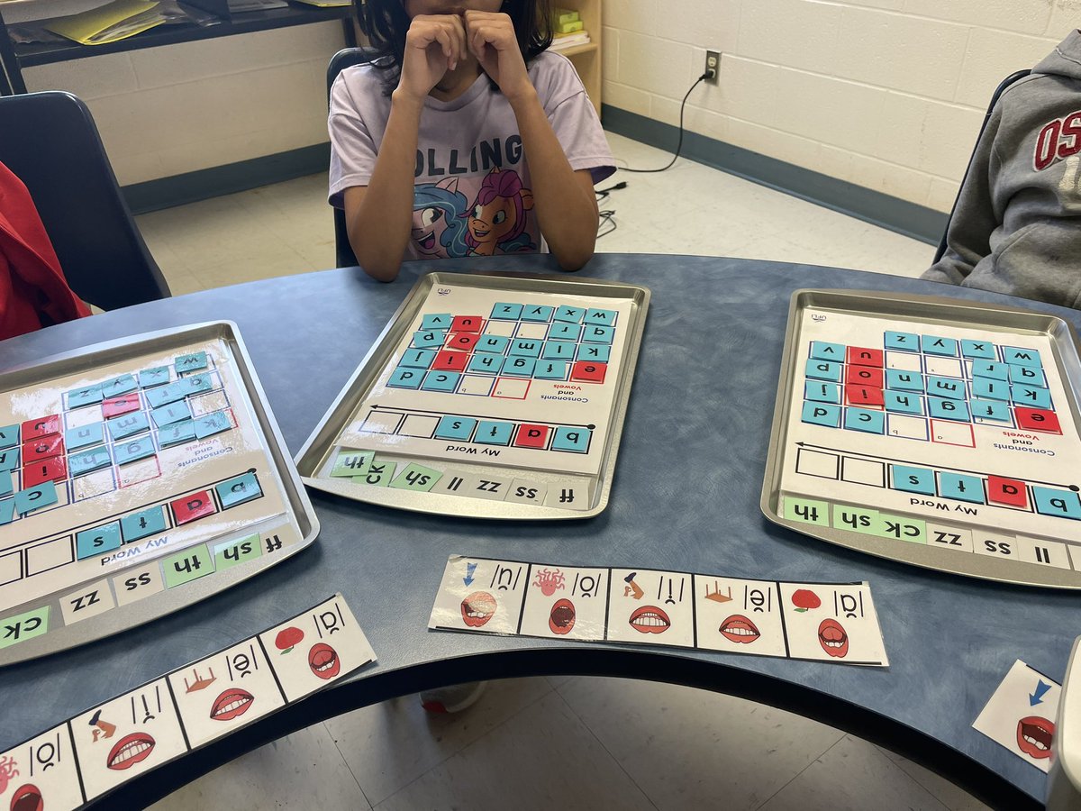 Mrs_Mousseau's tweet image. Every small group today was working on a different phoneme and skill. Small group instruction is an effective way to target learning needs and I am seeing a lot of growth, in my students and myself @UFLiteracy @wrdsb #liftgrant #learningalongside