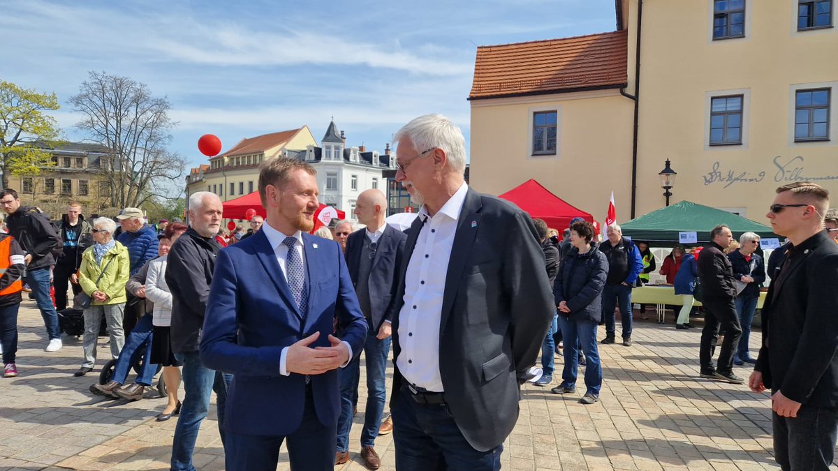 HronR's tweet photo. #TagderArbeit @danielakolbe @SchlimbachDGB @MPKretschmer @MartinDulig und die Landräte Neubauer, Anton  Michaelis, Hennig. Gut das ihr als unsere Gäste zum Erfolg beigetragen habt! Danke. #Tarifland #Sachsen https://t.co/Yr3Q4jGEw1