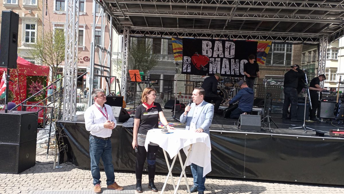 Ralf Hron (@hronr) on Twitter photo #TagderArbeit <a href="/danielakolbe/">Daniela Kolbe</a> <a href="/SchlimbachDGB/">Markus Schlimbach</a> <a href="/MPKretschmer/">Michael Kretschmer</a> <a href="/MartinDulig/">Martin Dulig</a> und die Landräte Neubauer, Anton Michaelis, Hennig. Gut das ihr als unsere Gäste zum Erfolg beigetragen habt! Danke. #Tarifland #Sachsen #TagderArbeit <a href="/danielakolbe/">Daniela Kolbe</a> <a href="/SchlimbachDGB/">Markus Schlimbach</a> <a href="/MPKretschmer/">Michael Kretschmer</a> <a href="/MartinDulig/">Martin Dulig</a> und die Landräte Neubauer, Anton Michaelis, Hennig. Gut das ihr als unsere Gäste zum Erfolg beigetragen habt! Danke. #Tarifland #Sachsen