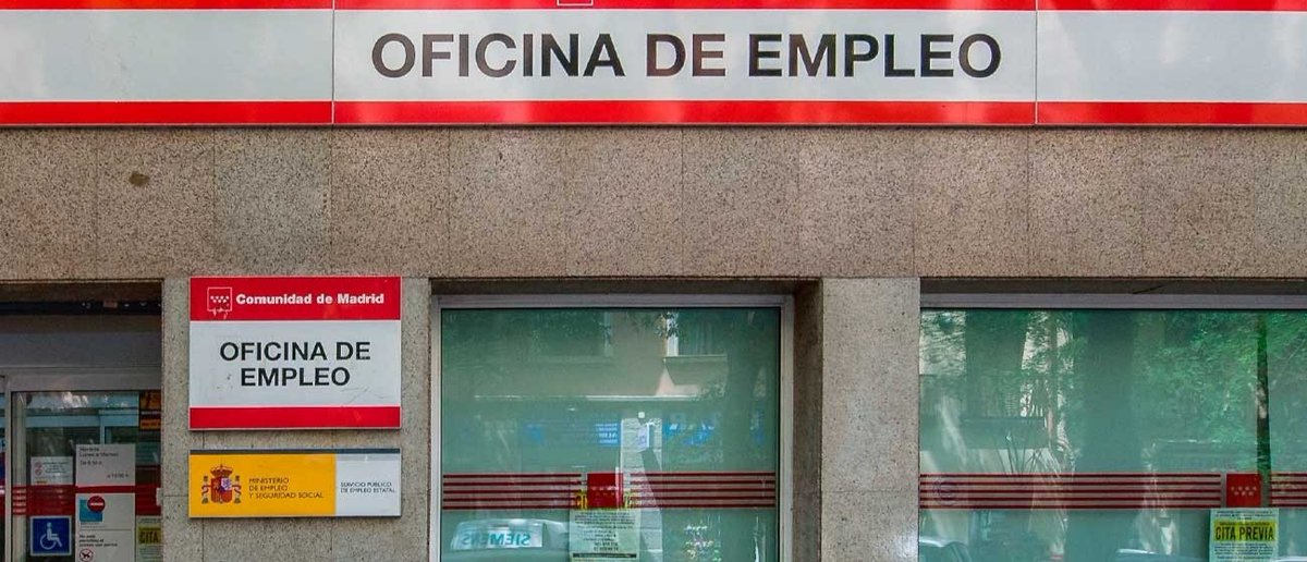 HENRYSC1971's tweet photo. Observen detenidamente la imagen:
Tan familiar para much@s y tan cercana para otr@s.
El pago final para el abuso y el fraude de ley cometido en la contratación de cientos de miles de trabajadores  públicos, que sufrirán 
en la cola del paro la vergüenza de no ser productivos... https://t.co/A3ImEIfRTh