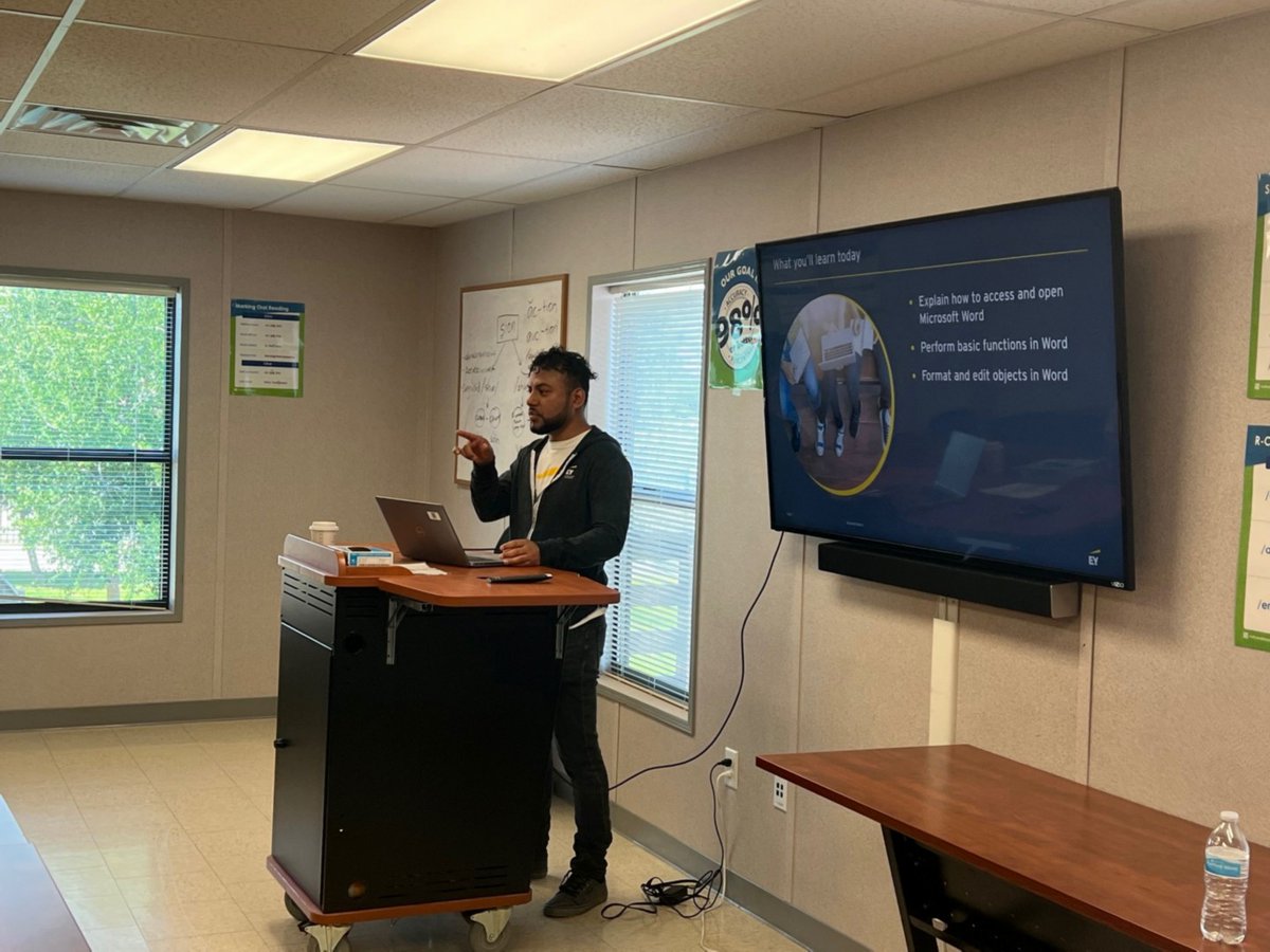 BachmanLakeFC's tweet photo. Last Friday, @EY_US joined us for #EYConnectDay to present a digital literacy training for parents. Thank you EY for being a partner of Bachman Lake Together!
#digitalliteracy #bachmanlake #dallas #collectiveimpact #digitaldivide https://t.co/39ANVoHBvD