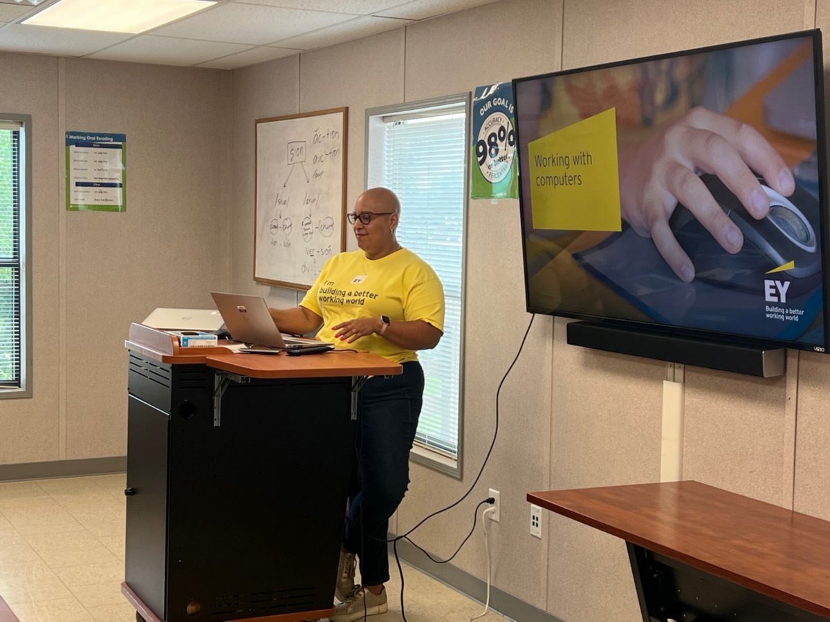 BachmanLakeFC's tweet photo. Last Friday, @EY_US joined us for #EYConnectDay to present a digital literacy training for parents. Thank you EY for being a partner of Bachman Lake Together!
#digitalliteracy #bachmanlake #dallas #collectiveimpact #digitaldivide https://t.co/39ANVoHBvD