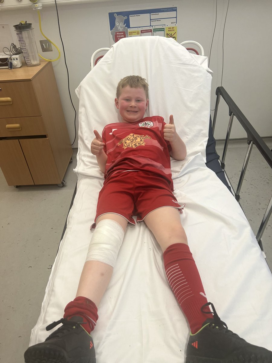 pinkgem69's tweet photo. @AshtonUtdYouth Thank you, this brought teddy a smile whilst getting his knee stitched. ☺️ https://t.co/jY76GNEgZx