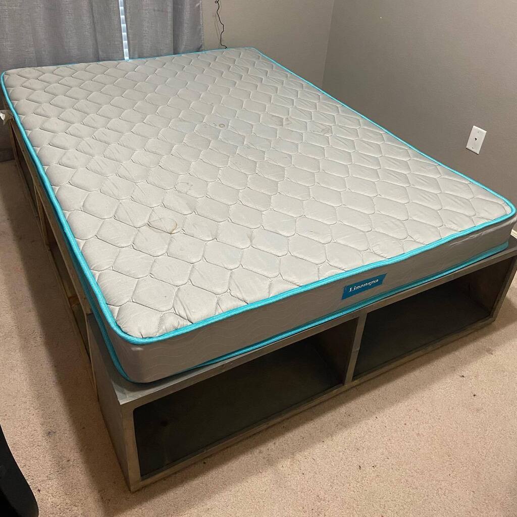 DiabLoco_'s tweet photo. Made a bed for Hailye, giving her some more storage options with these cubbies on each side. Hailye picked the stain, I like the rustic look it gives. 

It’s waiting for her to get home and decorate. https://t.co/24ZJDItEFV https://t.co/CbEdLZN0Mj