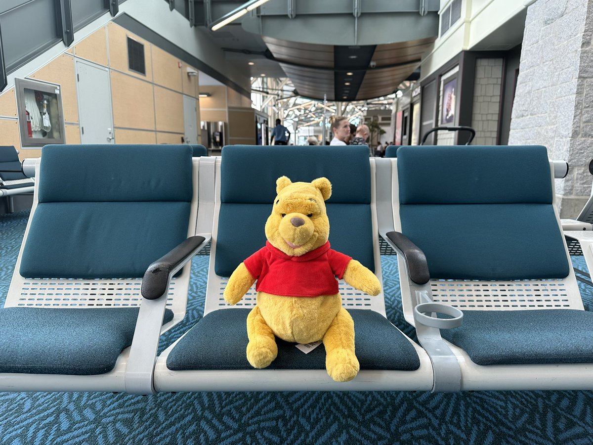 yvrairport's tweet image. Airport fam, we need your help!

On April 24th around 3:30pm, this adorable Winnie the Pooh was left at Joe &amp;amp; the Juice in US Departures. Can you help us reunite him with his owner?